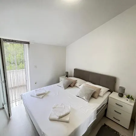 Apartment Alena Vir