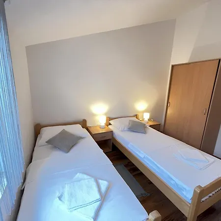 Alena Apartment *