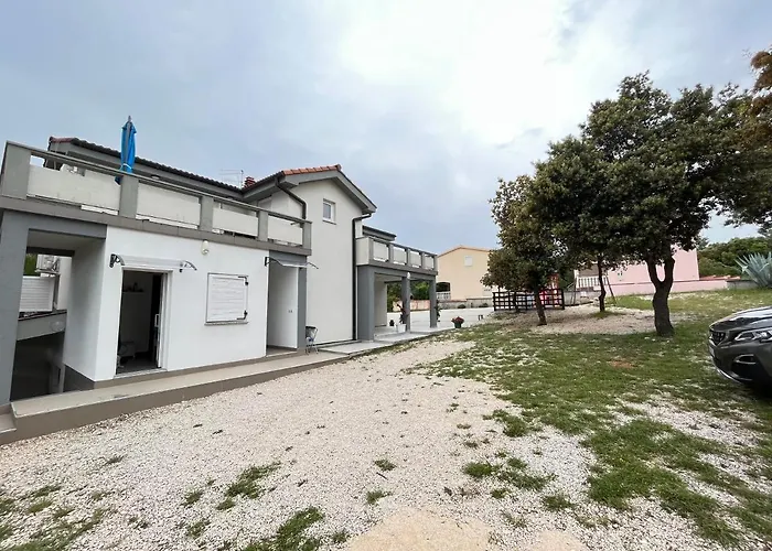 Alena Apartment