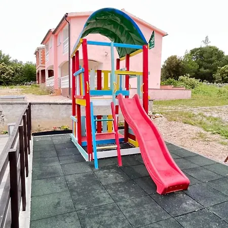 Alena ויר