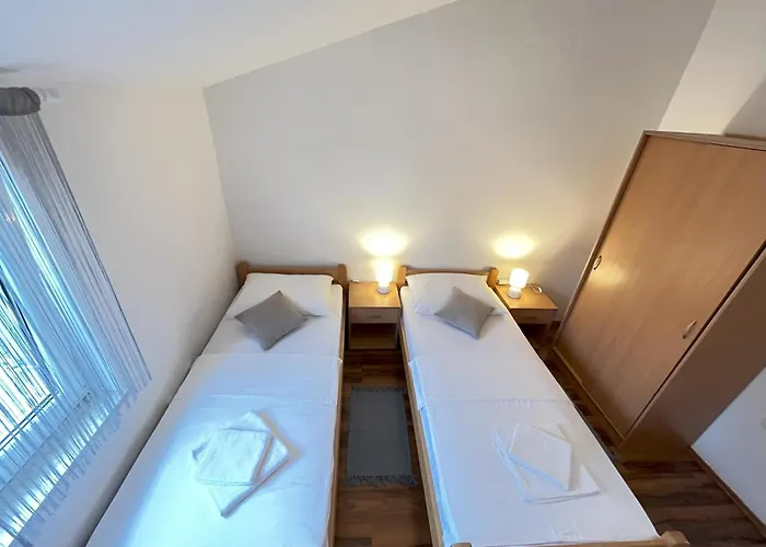 Апартаменты Alena Вир